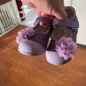 Pedi pedi purple flower shoe. Slightly used size 23.